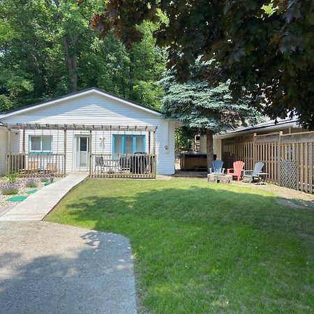 Cozy Cottage Retreat Lambton Shores المظهر الخارجي الصورة